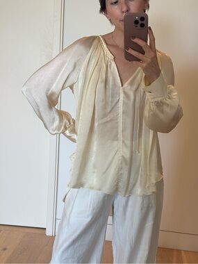 Forte Forte Elegant Cream V-Neck Satin Blouse with Gathered Shoulders